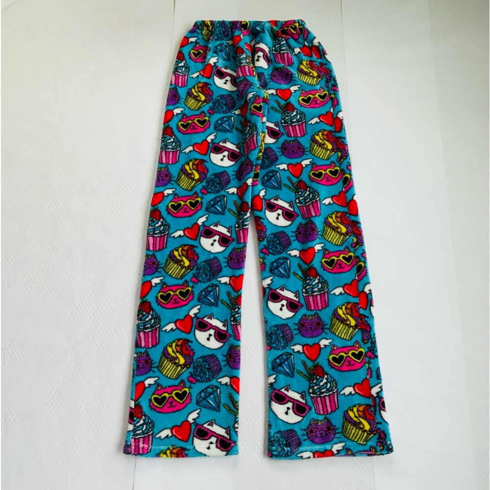 Fuzzies by Confetti Fleece Pajama Bottoms. Cool Cat Design. Girls size 14/16.